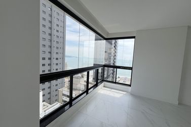 Apartamento &agrave; venda - 129m&sup2; - Meia Praia
