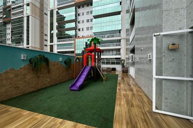 Apartamento &agrave; venda - 161m&sup2; - Meia Praia