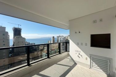 Apartamento &agrave; venda - 180m&sup2; - Meia Praia