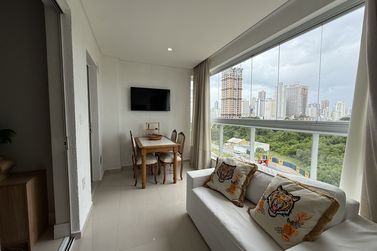 Apartamento &agrave; venda - 98000m&sup2; - Meia Praia
