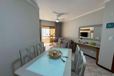 Apartamento &agrave; venda - 137m&sup2; - Meia Praia