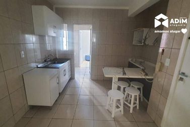 Apartamento para alugar - 100m&sup2; - Centro