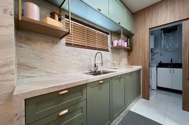 Apartamento &agrave; venda - 260m&sup2; - Meia Praia
