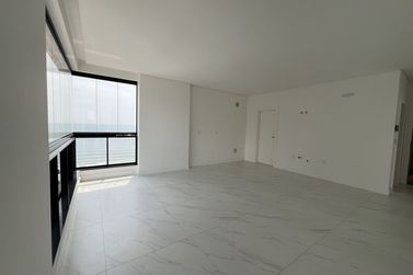 Apartamento &agrave; venda - 129m&sup2; - Meia Praia