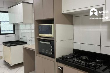Apartamento para alugar - 140m&sup2; - Meia Praia