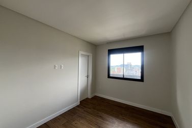 Apartamento &agrave; venda - 184m&sup2; - Meia Praia