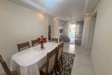 Apartamento &agrave; venda - 102m&sup2; - Meia Praia