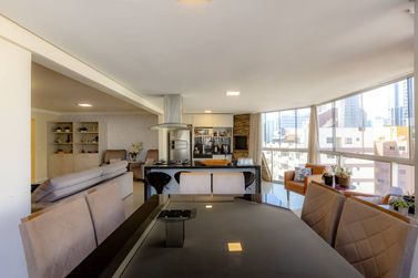 Apartamento &agrave; venda - Meia Praia