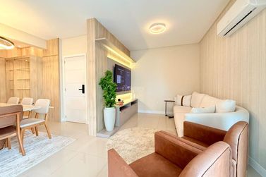 Apartamento &agrave; venda - 110m&sup2; - Meia Praia