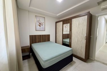 Apartamento &agrave; venda - 110m&sup2; - Meia Praia
