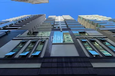 Apartamento &agrave; venda - 133m&sup2; - Meia Praia