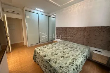 Apartamento &agrave; venda - 134m&sup2; - Meia Praia