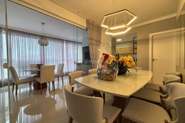 Apartamento &agrave; venda - 130m&sup2; - Meia Praia