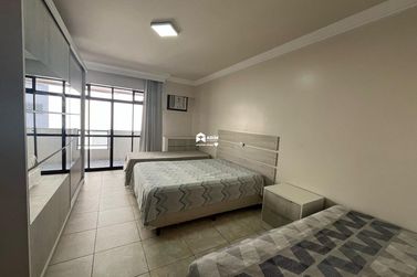 Apartamento para alugar - 228m&sup2; - Centro
