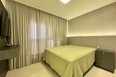 Apartamento &agrave; venda - 119m&sup2; - Meia Praia