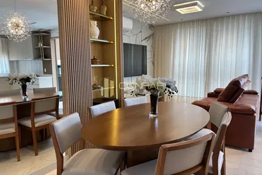 Apartamento &agrave; venda - 112m&sup2; - Meia Praia