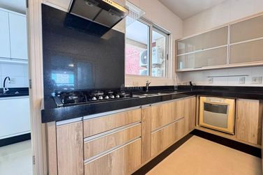 Apartamento &agrave; venda - 185m&sup2; - Barra Sul