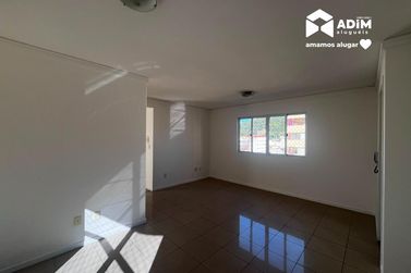 Apartamento para alugar - 83m&sup2; - Centro