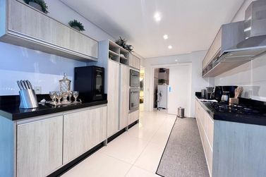 Apartamento &agrave; venda - 320m&sup2; - Meia Praia