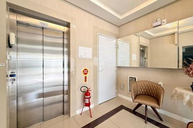 Apartamento &agrave; venda - 110m&sup2; - Meia Praia