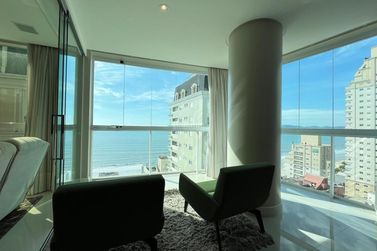 Apartamento &agrave; venda - 273m&sup2; - Meia Praia