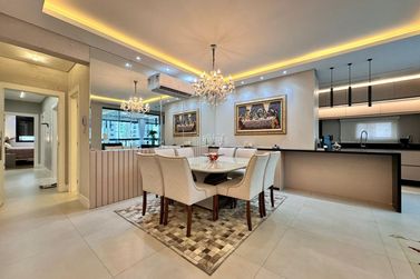 Apartamento &agrave; venda - 165m&sup2; - Meia Praia
