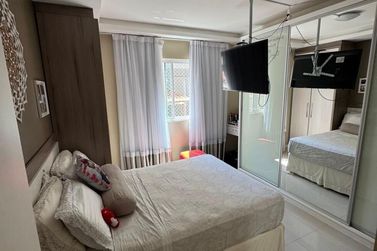 Apartamento &agrave; venda - 85m&sup2; - Meia Praia