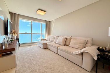 Apartamento &agrave; venda - 187m&sup2; - Meia Praia