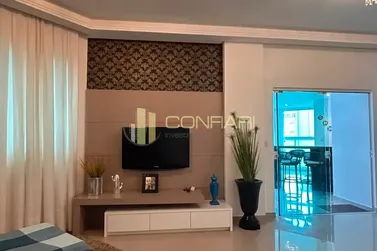 Apartamento &agrave; venda - 130m&sup2; - Meia Praia