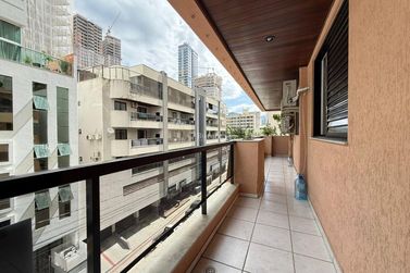 Apartamento &agrave; venda - 120m&sup2; - Centro