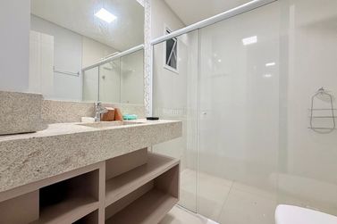 Apartamento &agrave; venda - 170m&sup2; - Meia Praia