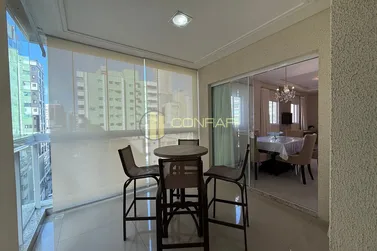 Apartamento &agrave; venda - 123m&sup2; - Meia Praia