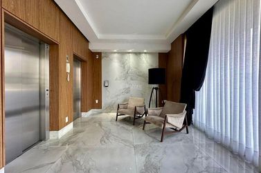 Apartamento &agrave; venda - 190m&sup2; - Meia Praia