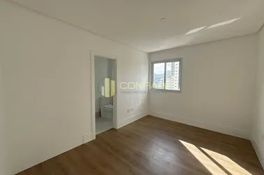 Apartamento &agrave; venda - 161m&sup2; - Centro