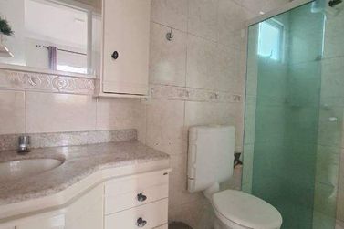 Apartamento para alugar - 111m&sup2; - Meia Praia