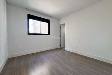 Apartamento &agrave; venda - 132m&sup2; - Meia Praia