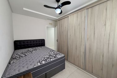 Apartamento &agrave; venda - 110m&sup2; - Meia Praia