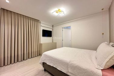 Apartamento &agrave; venda - 129m&sup2; - Meia Praia