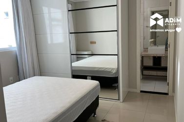 Apartamento para alugar - 110m&sup2; - Meia Praia