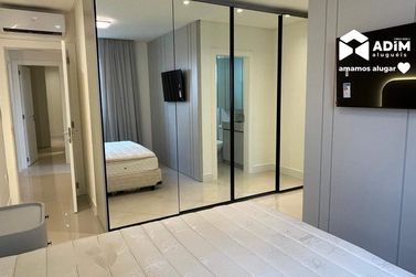 Apartamento para alugar - 121m&sup2; - Meia Praia