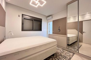 Apartamento &agrave; venda - 197m&sup2; - Meia Praia