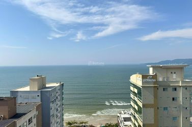 Apartamento &agrave; venda - 130m&sup2; - Meia Praia