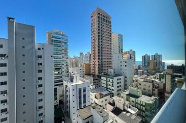 Apartamento &agrave; venda - 208m&sup2; - Meia Praia
