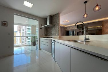 Apartamento &agrave; venda - 209m&sup2; - Centro