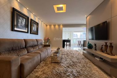 Apartamento &agrave; venda - 148m&sup2; - Meia Praia