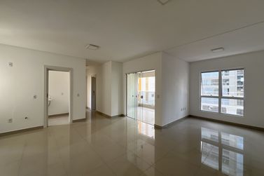 Apartamento &agrave; venda - Meia Praia
