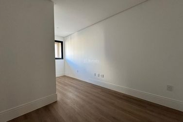 Apartamento &agrave; venda - 185m&sup2; - Meia Praia