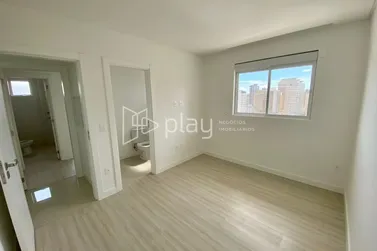 Apartamento &agrave; venda - 80m&sup2; - Meia Praia