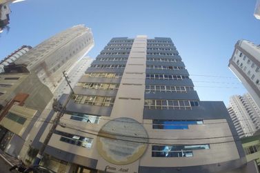 Apartamento para alugar - 130m&sup2; - Centro