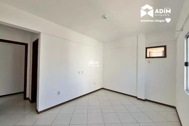 Apartamento para alugar - 65m&sup2; - Tabuleiro